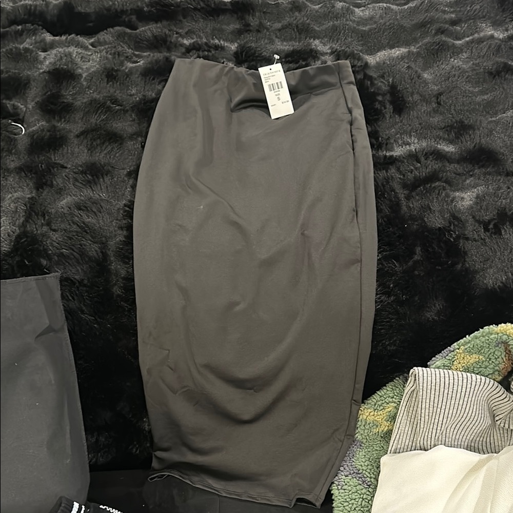 Elegant Black Pencil Skirt